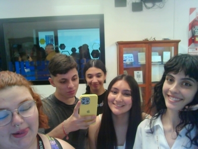 Estudiantes de turismo. Noche ..