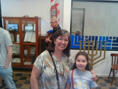 omos  Josefina  y Maia Terresa..